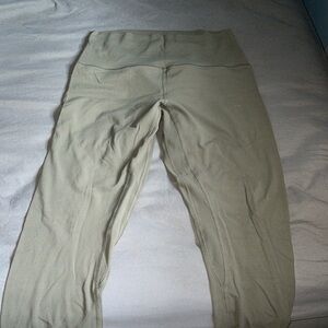Good condition lululemon army green align leggings